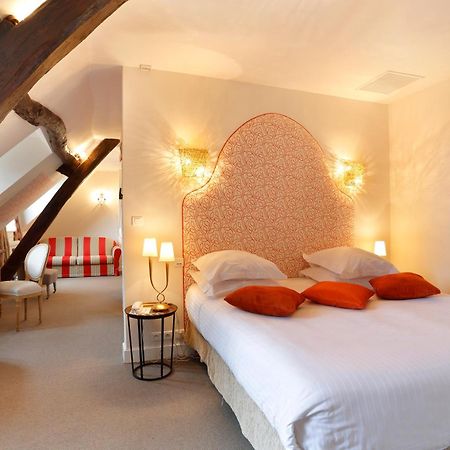 Auberge Du Bon Laboureur Chenonceaux Exterior photo A room at the hotel