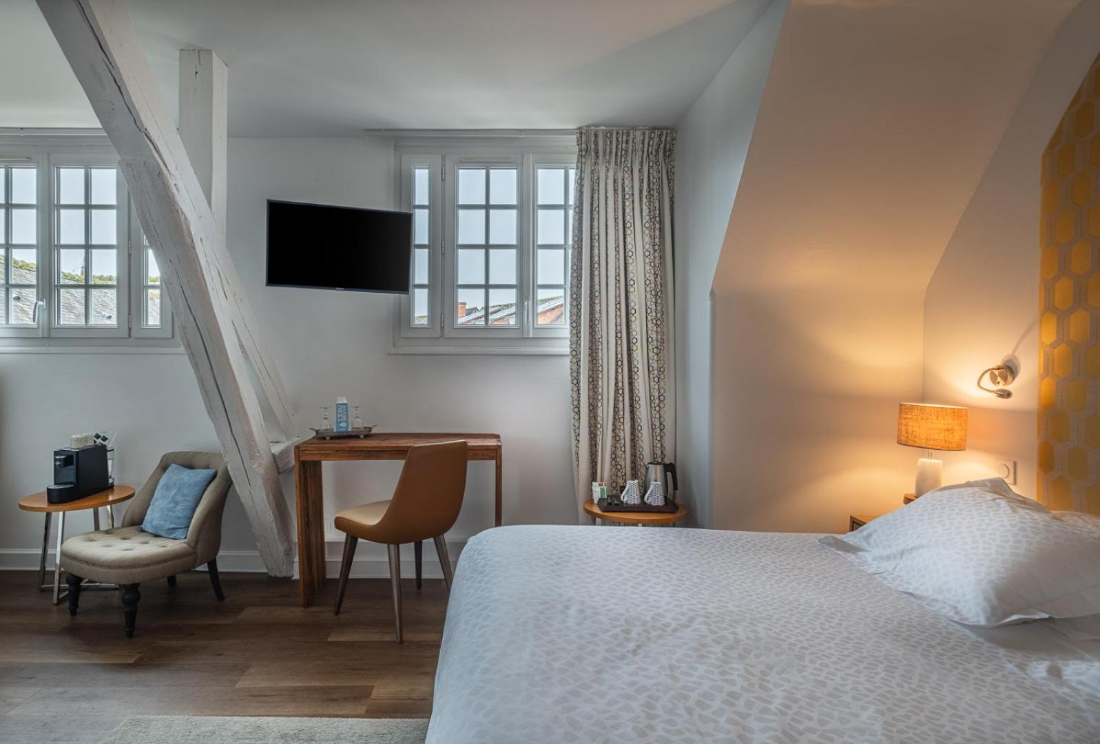 Auberge Du Bon Laboureur Chenonceaux Exterior photo A room at the hotel