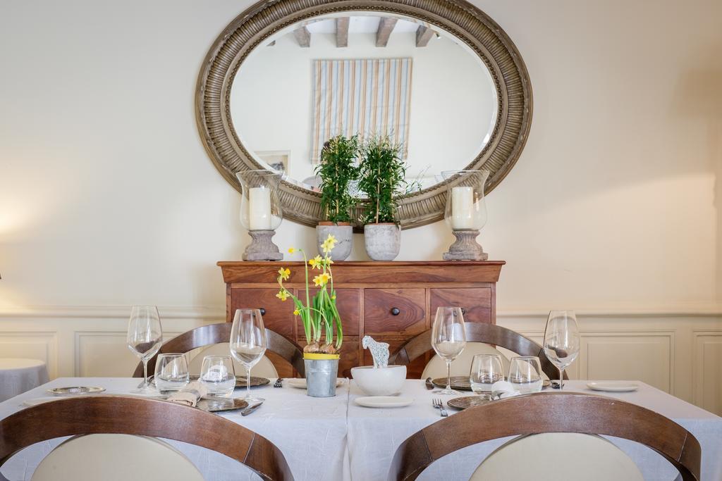 Auberge Du Bon Laboureur Chenonceaux Exterior photo The dining room at the hotel